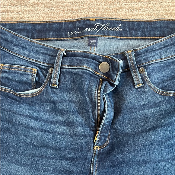 Universal Thread Women's Deep Blue Skinny Jeans - Picture 2 of 4